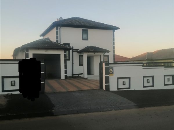 3 Bed House in Blue Hills