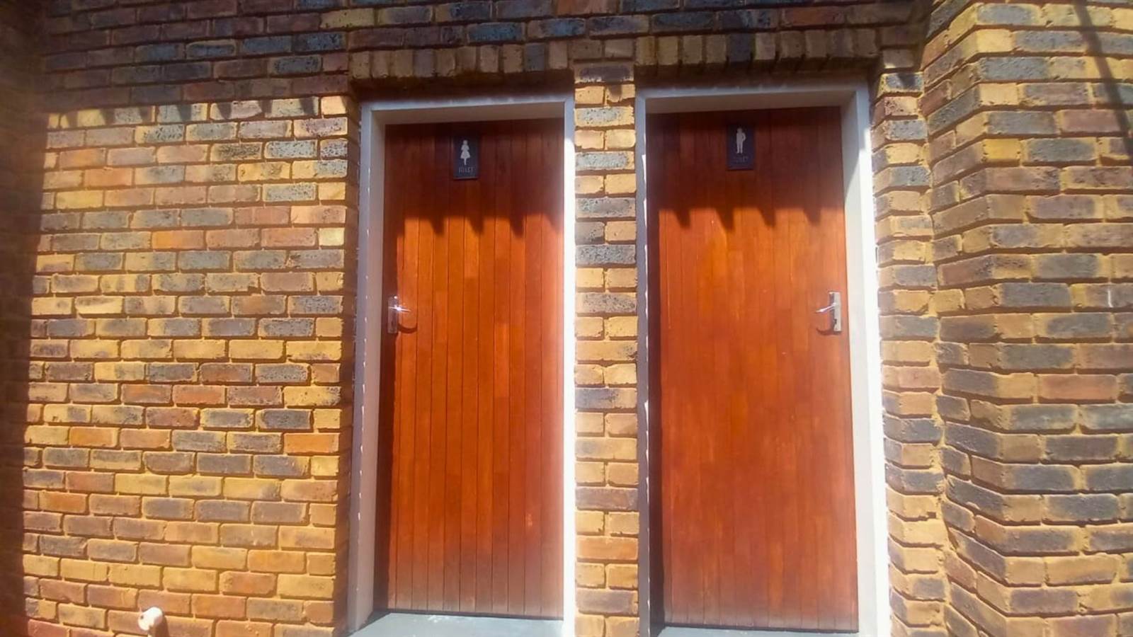 64  m² Commercial space in Soshanguve photo number 11