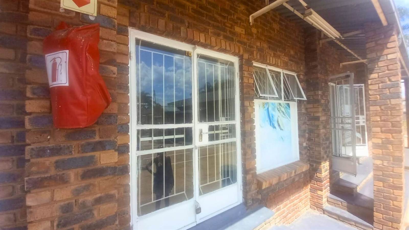 64  m² Commercial space in Soshanguve photo number 4