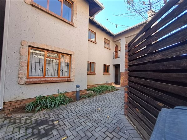 3 Bed Apartment in Meyersdal