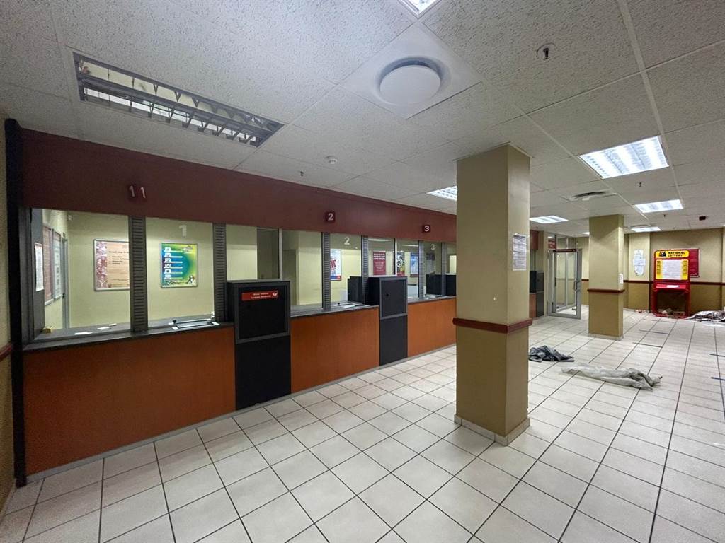248  m² Commercial space in Florida North photo number 5
