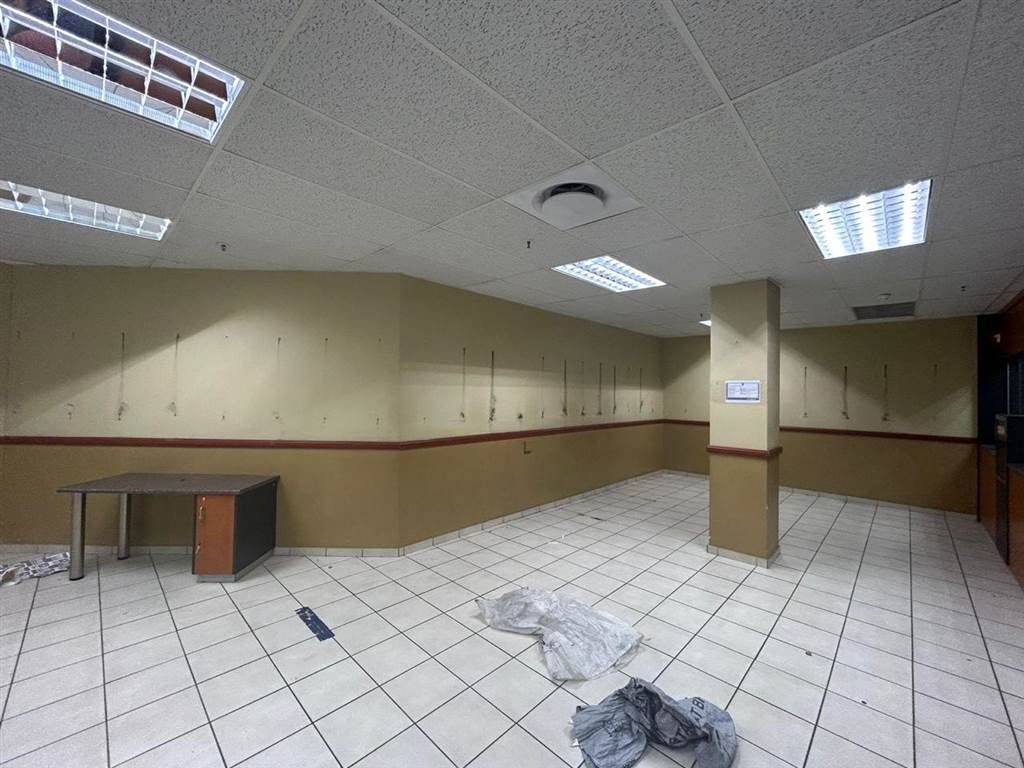 248  m² Commercial space in Florida North photo number 13