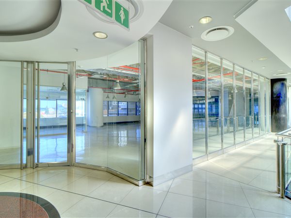382  m² Commercial space
