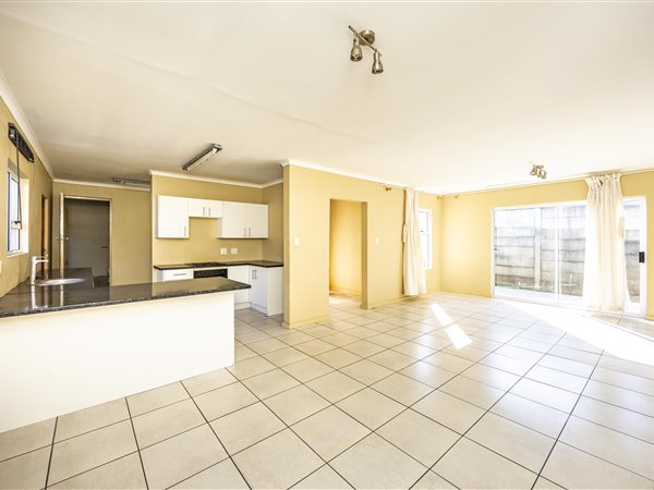 4 Bedroom Townhouse 4 Bedroom Townhouse