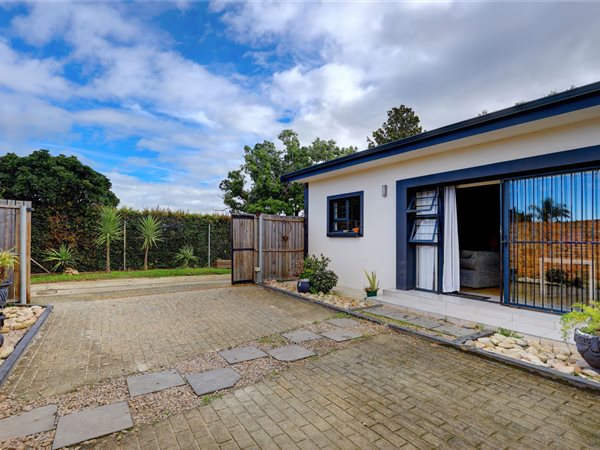 4 Bedroom House 4 Bedroom House