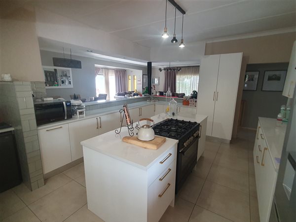 3 Bed House in Rowhill
