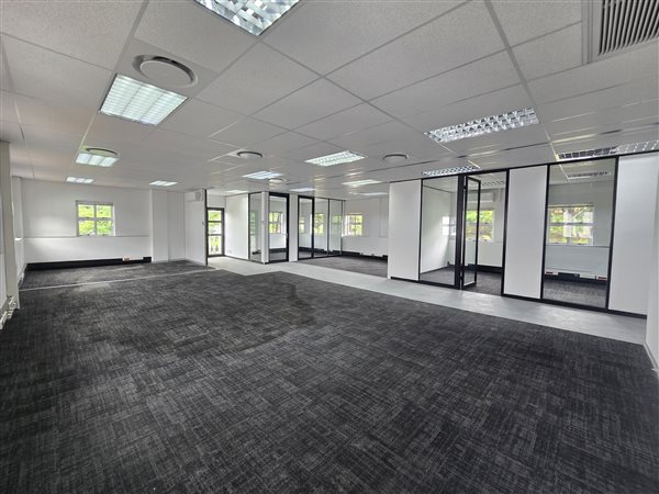 392  m² Commercial space