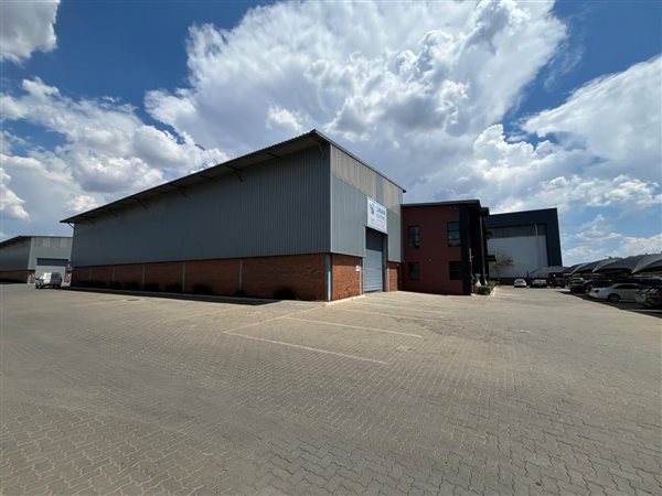 2 605  m² Industrial space