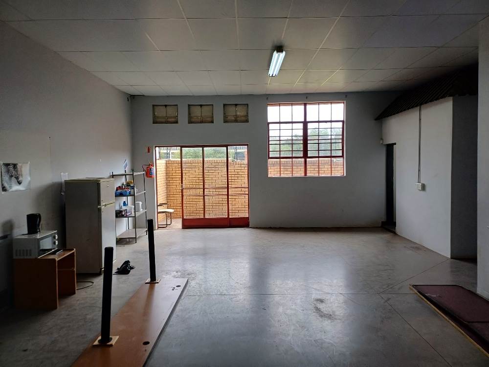 380  m² Industrial space in Highveld photo number 13