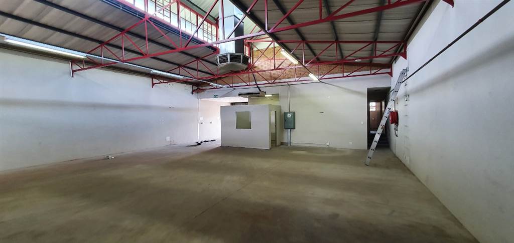 380  m² Industrial space in Highveld photo number 2
