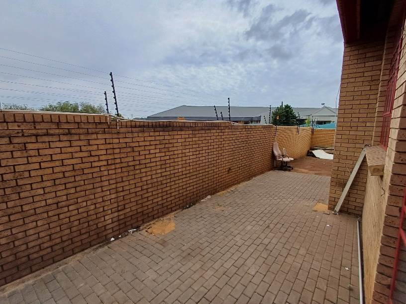 380  m² Industrial space in Highveld photo number 8