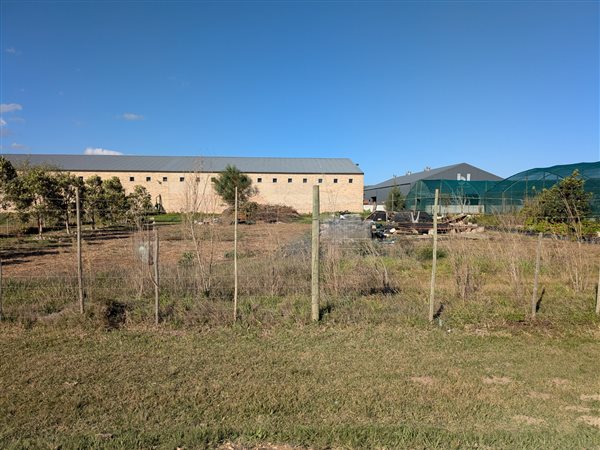 1 250 m² Land