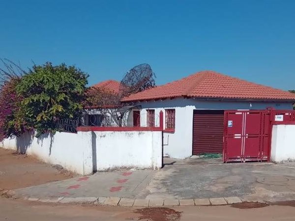 3 Bedroom House 3 Bedroom House