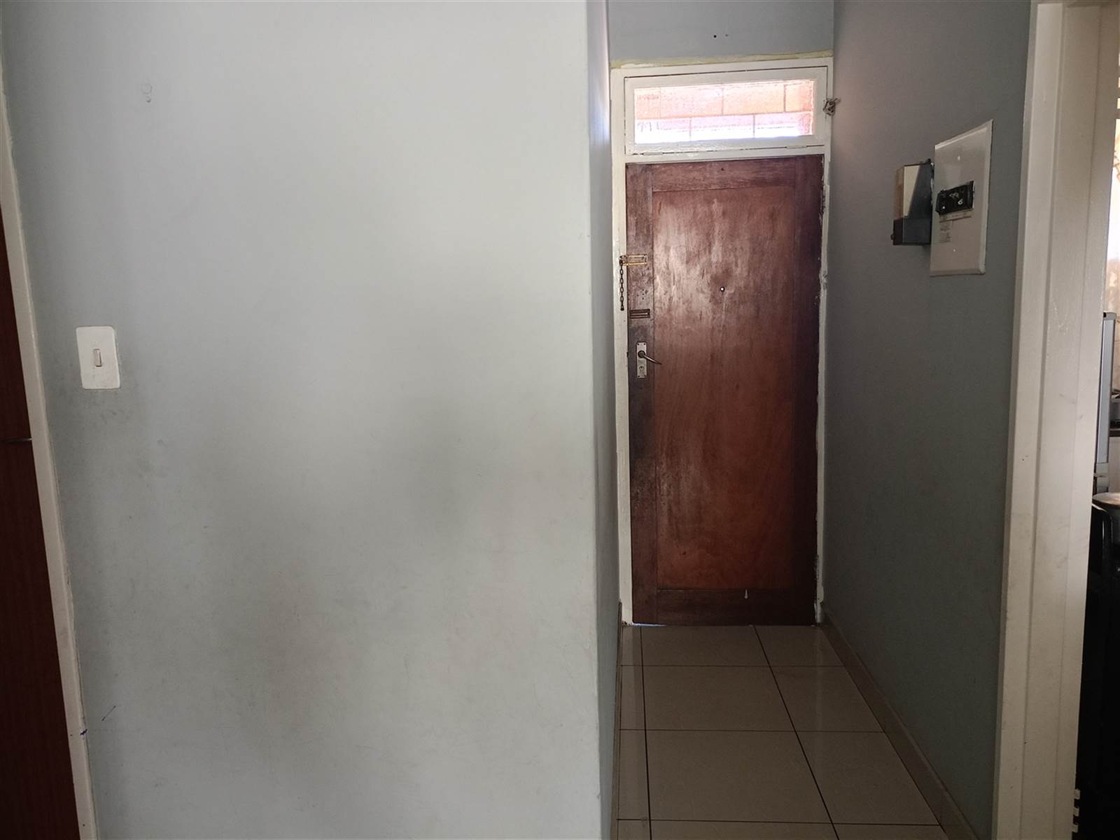 2 Bed Flat in Vereeniging Central photo number 7