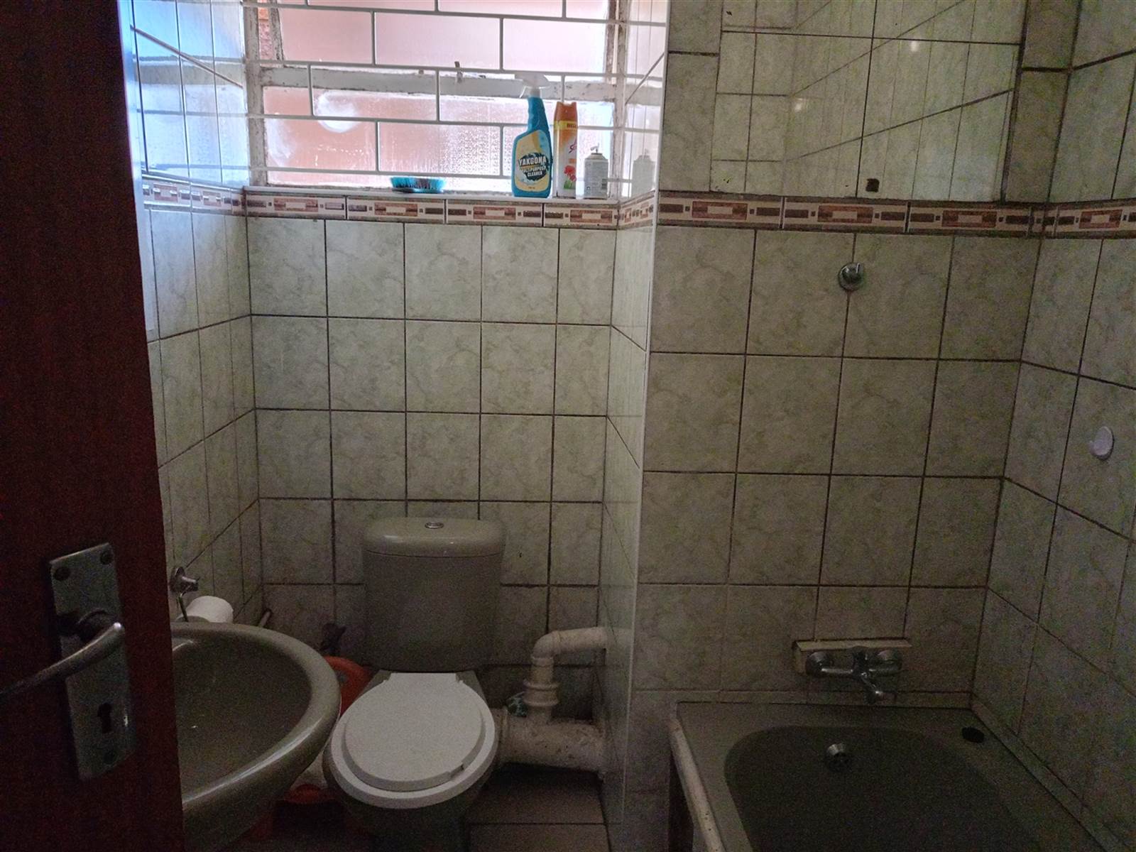 2 Bed Flat in Vereeniging Central photo number 10