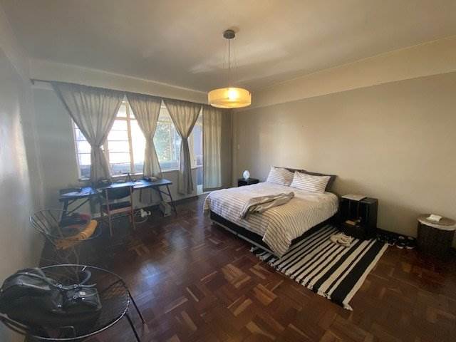 1 Bed Apartment in Parktown photo number 11