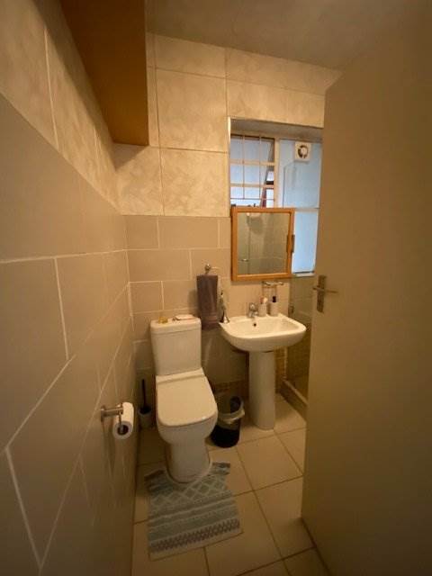 1 Bed Apartment in Parktown photo number 16