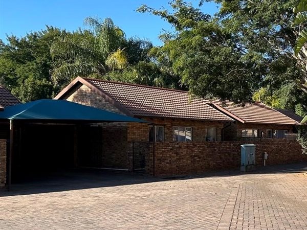 3 Bedroom Townhouse 3 Bedroom Townhouse