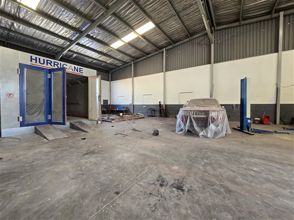 400  m² Industrial space