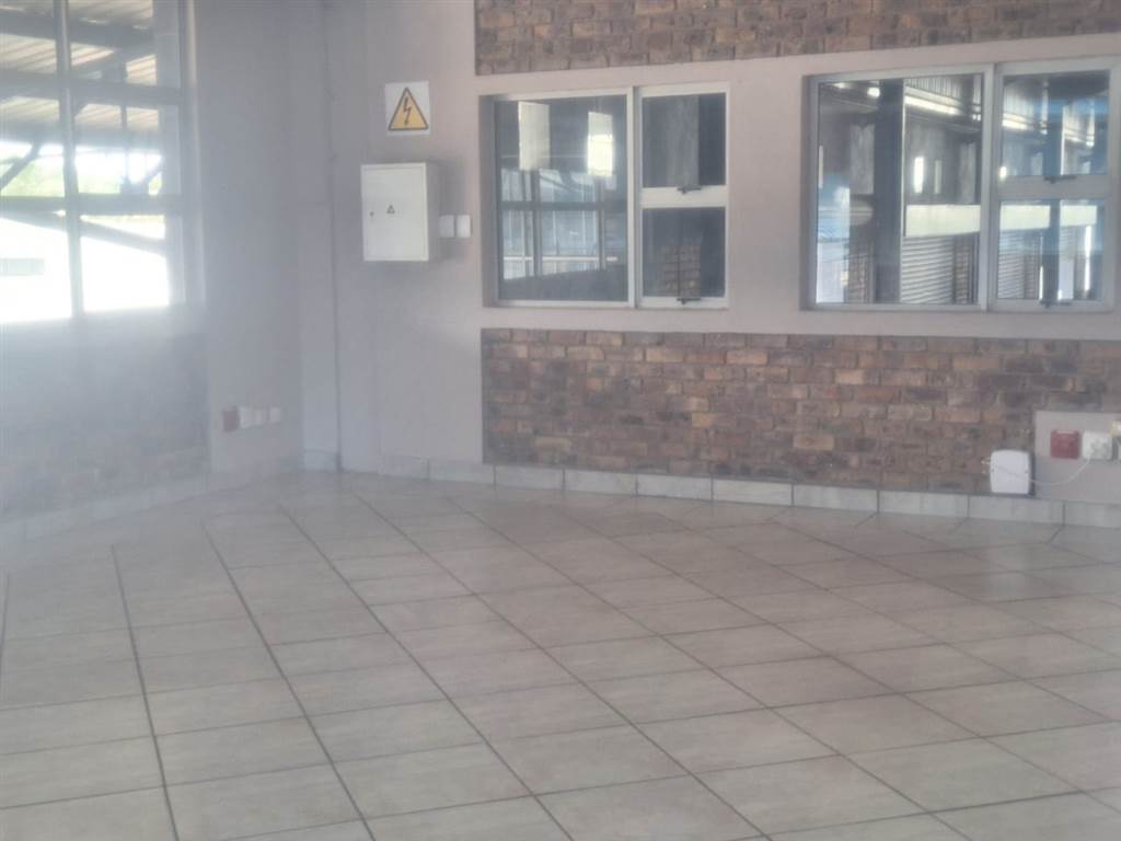 1500  m² Industrial space in Nelspruit Central photo number 9