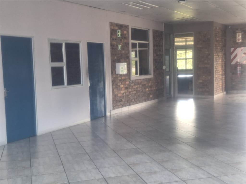 1500  m² Industrial space in Nelspruit Central photo number 11