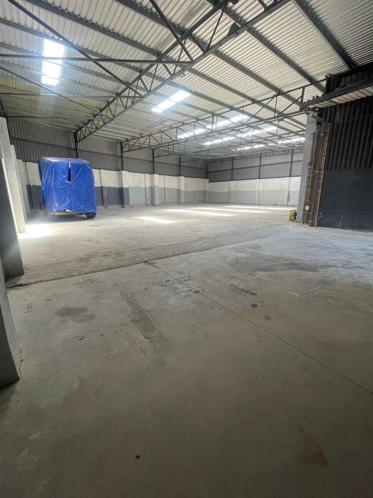 750  m² Commercial space in Phoenix Industrial photo number 2