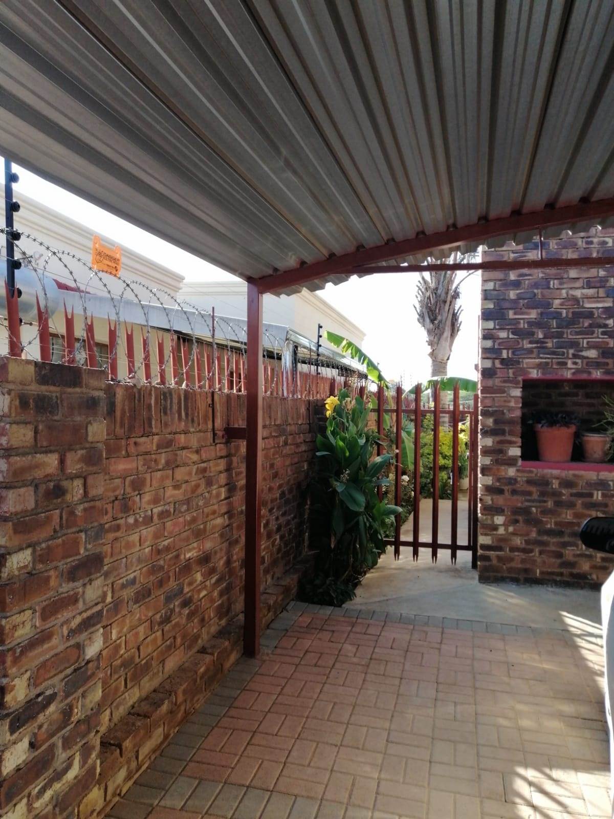 3 Bed House in Rustenburg Central photo number 11