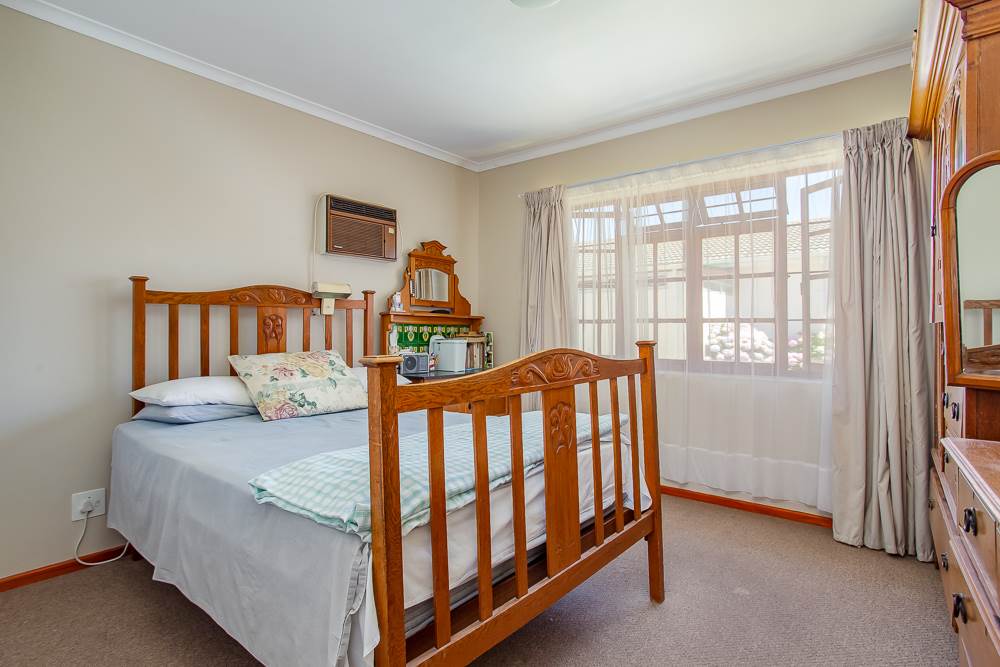 2 Bed House in Northern Paarl photo number 5