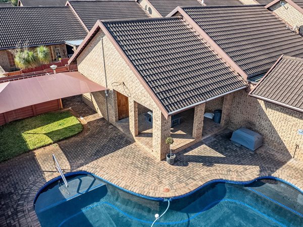 2 Bedroom Townhouse 2 Bedroom Townhouse