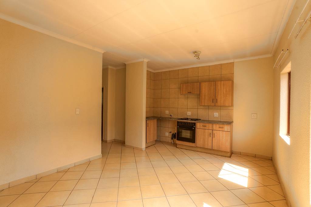 2 Bed Apartment in Pretoria West photo number 3