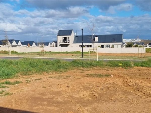 432 m² Land available in Worcester West