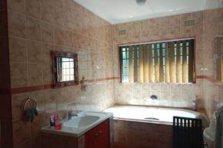 4 Bed House in Empangeni Central photo number 13