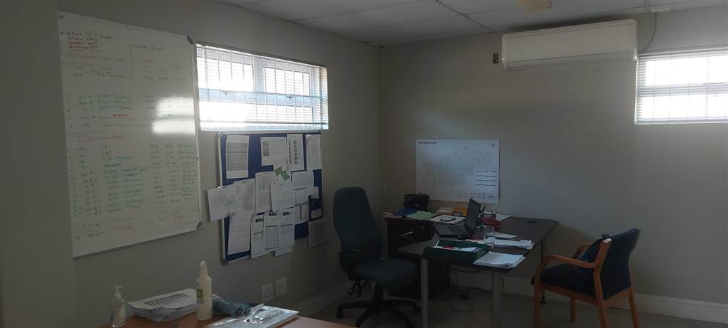 100  m² Office Space in Walmer photo number 7