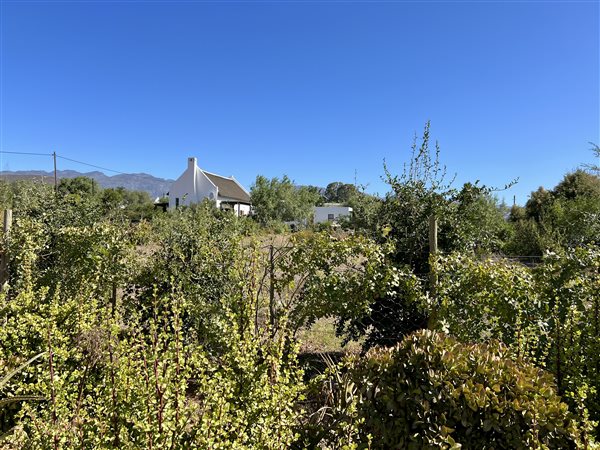 999 m² Land available in McGregor