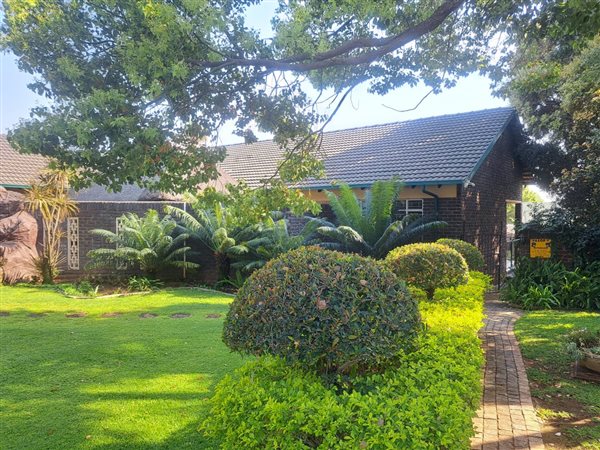 4 Bedroom House 4 Bedroom House