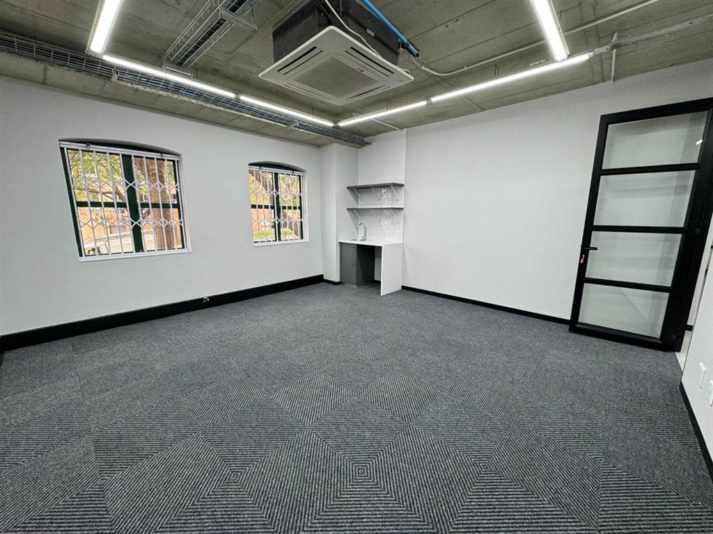 35  m² Commercial space in Sunninghill photo number 9