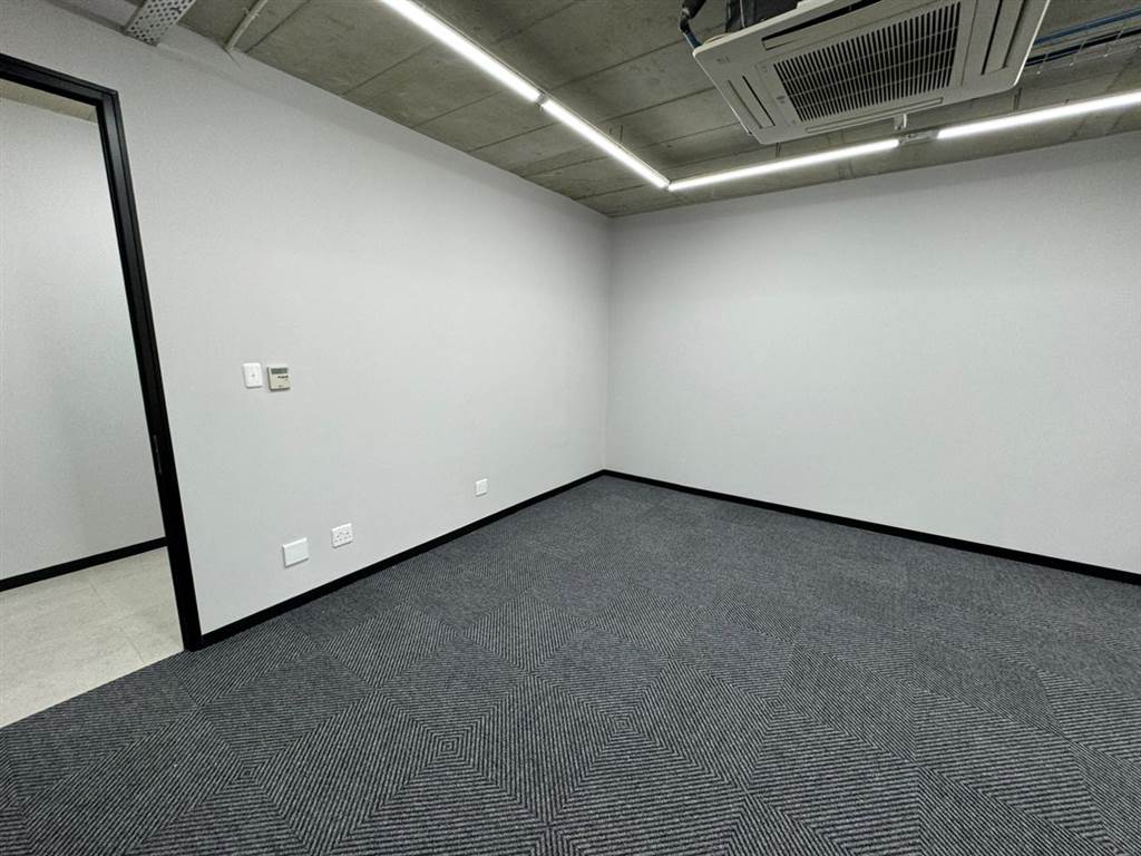 35  m² Commercial space in Sunninghill photo number 16