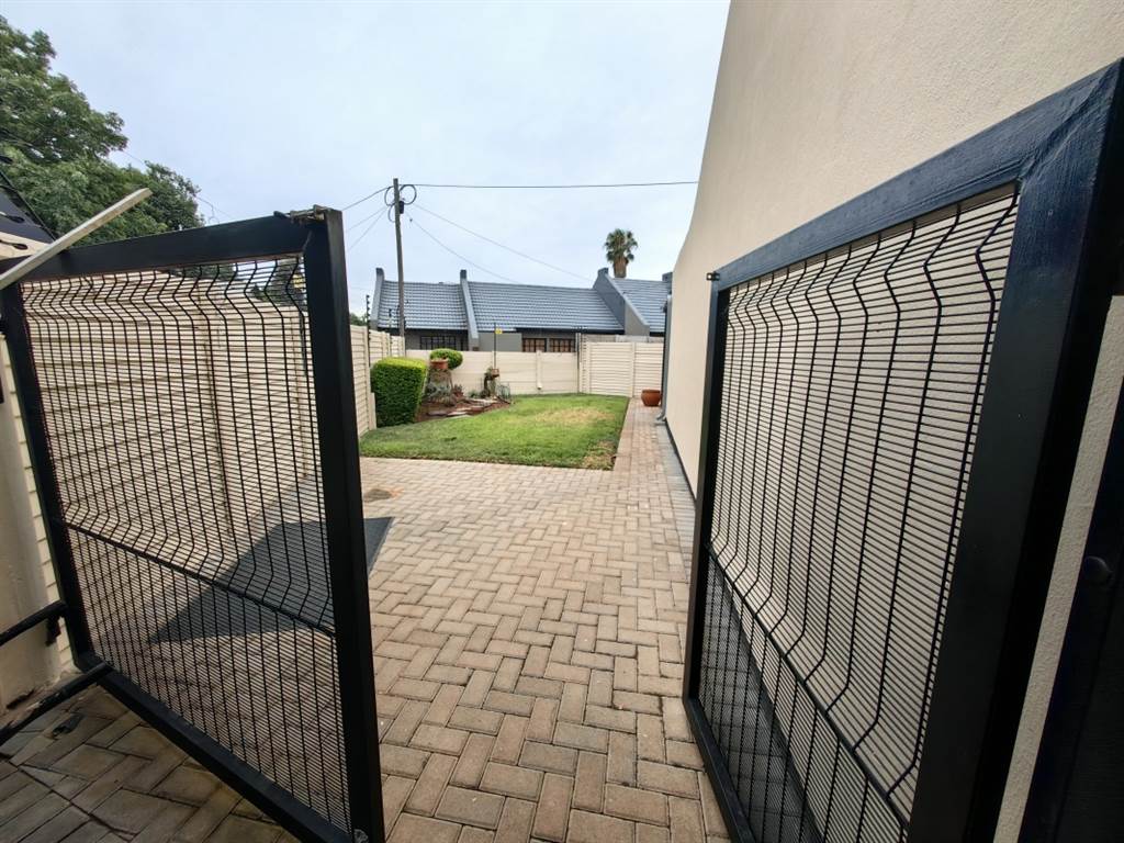 3 Bed House in Doornpoort and surrounds photo number 21
