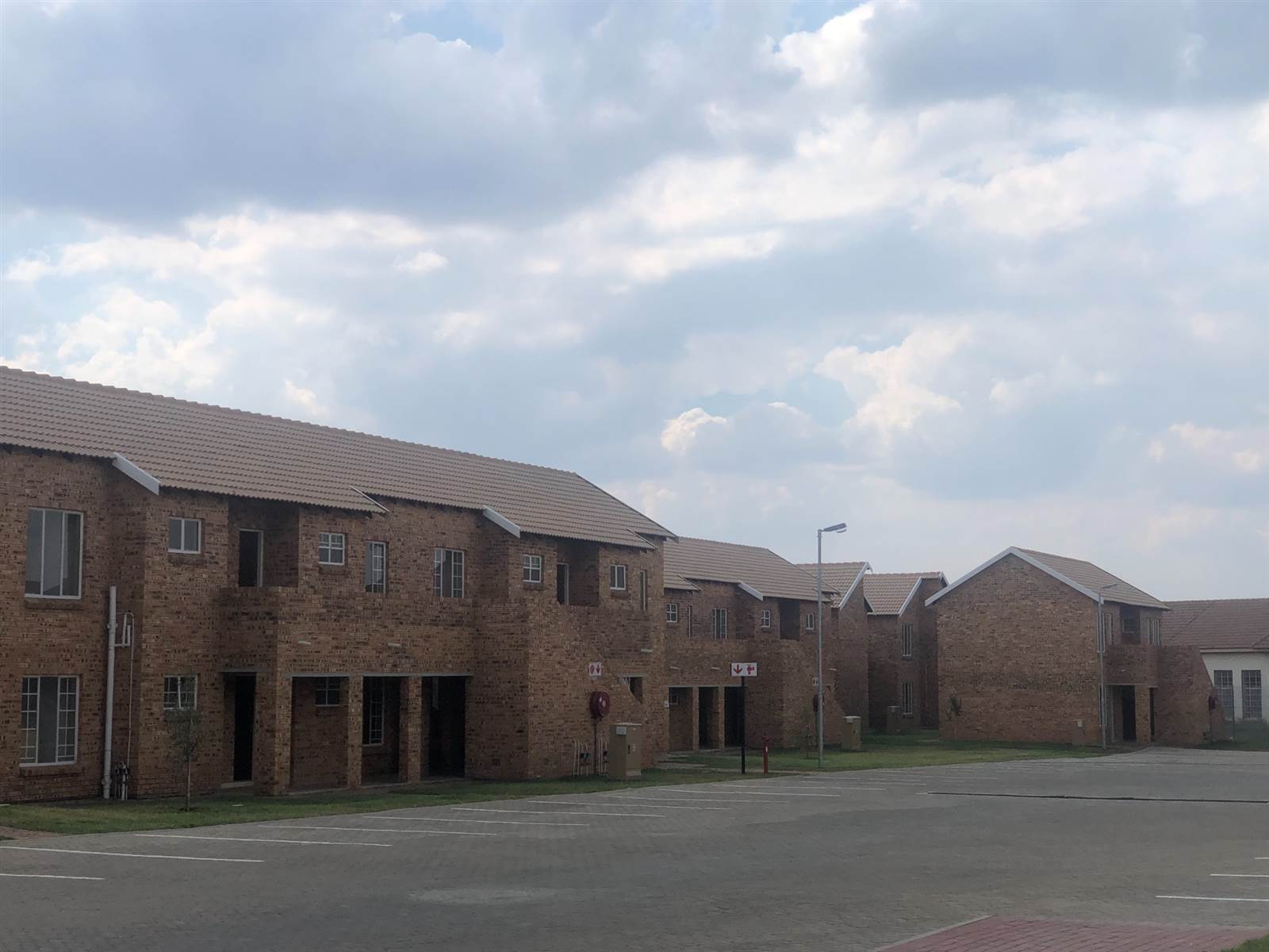 2 Bed Flat in Randfontein Central photo number 4
