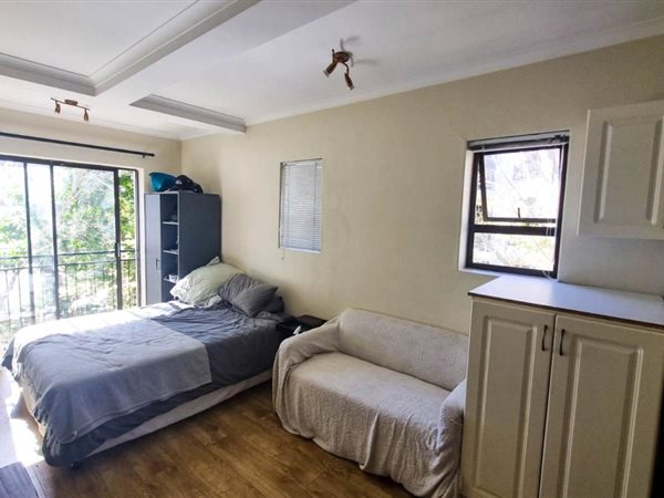 Bachelor apartment in Rondebosch