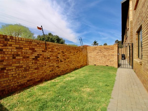 3 Bedroom Townhouse 3 Bedroom Townhouse