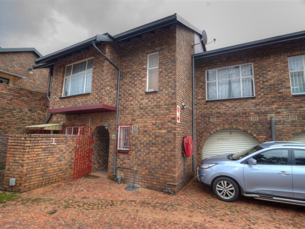 4 Bedroom Townhouse 4 Bedroom Townhouse