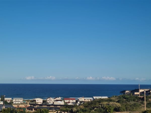 687 m² Land available in Stilbaai