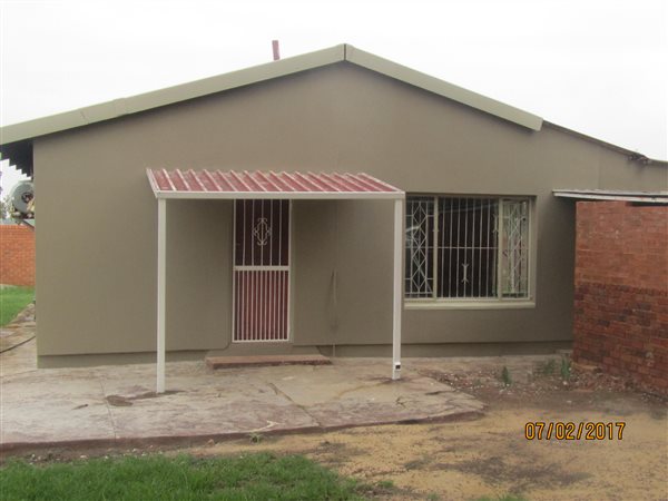 2 Bedroom House 2 Bedroom House