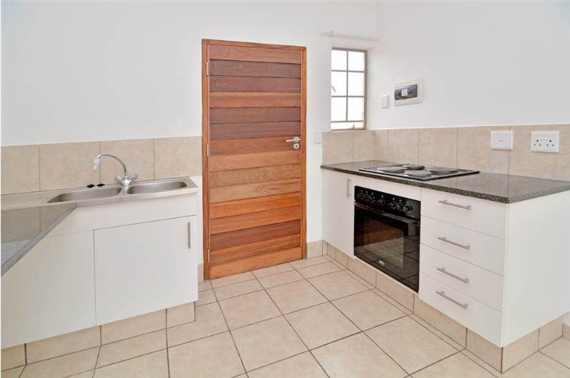 2 Bed Apartment in Edenvale photo number 5