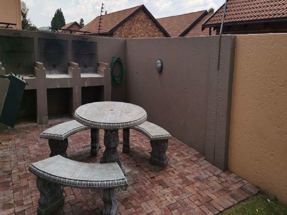 2 Bed Townhouse in Randhart photo number 16
