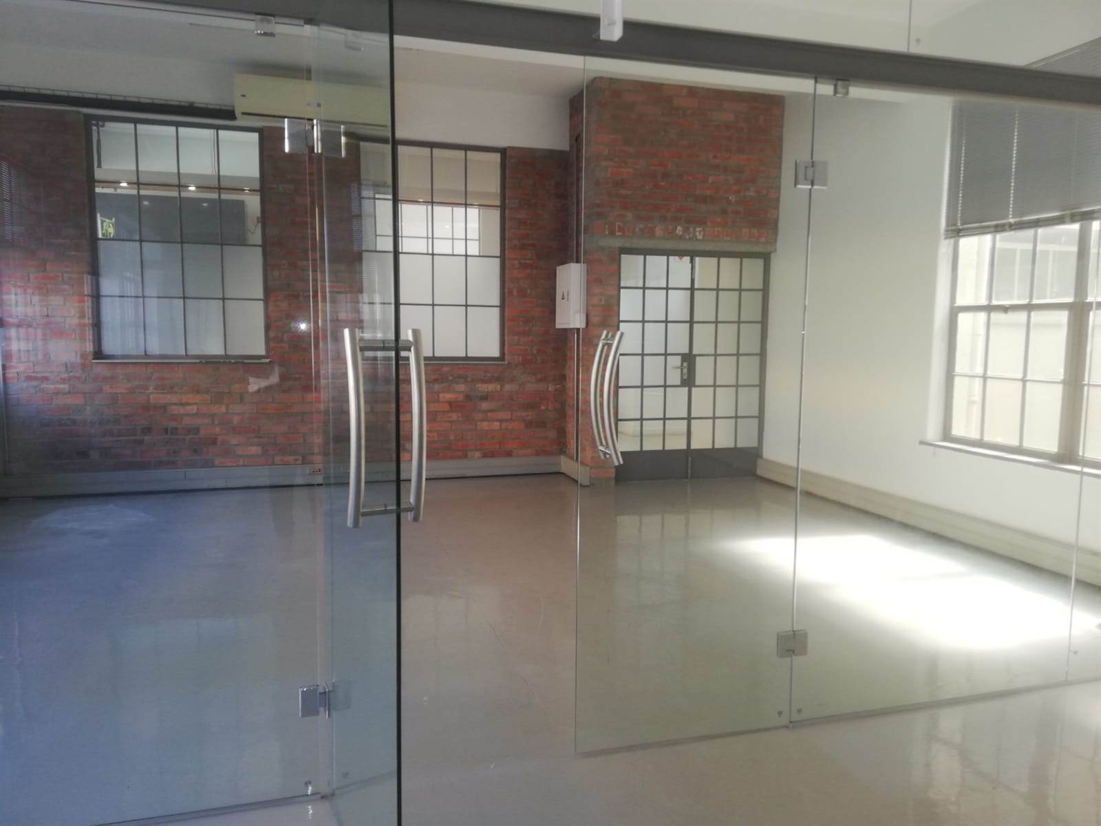 136  m² Office Space in Woodstock photo number 8