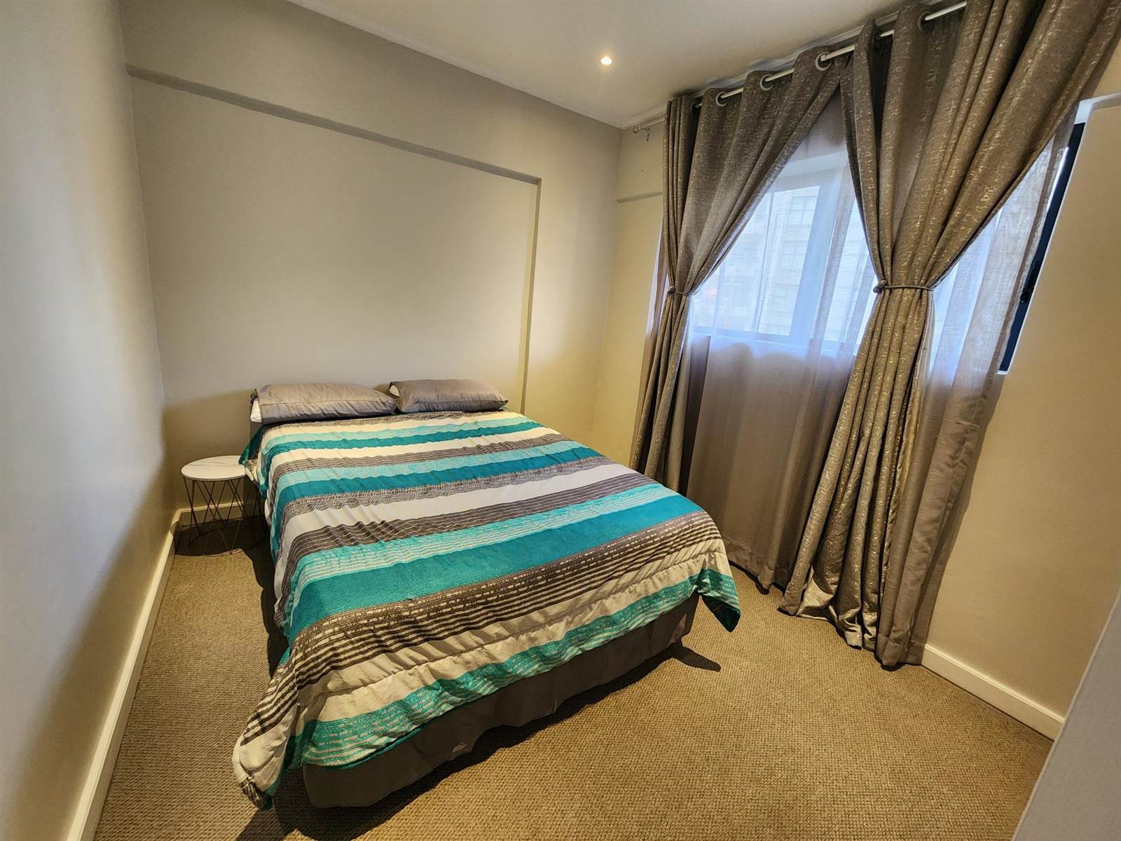 2 Bed Apartment in Rondebosch photo number 6