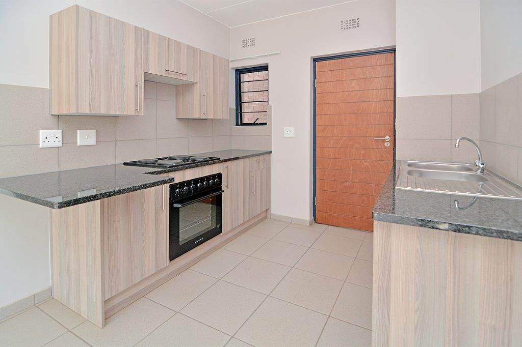 2 Bed Apartment to rent in Ravenswood RR4201223 Private Property