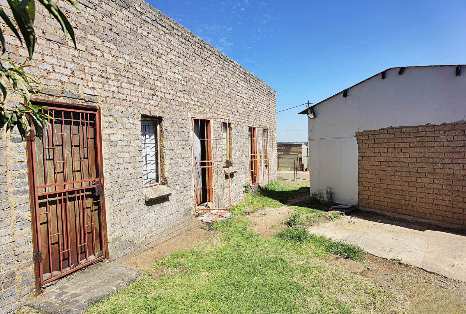 4 Bed House in Benoni AH photo number 2
